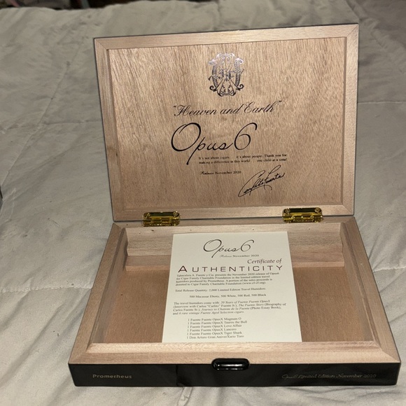 Arturo Fuente Opus 6 empty cigar box / humidor - Picture 4 of 6